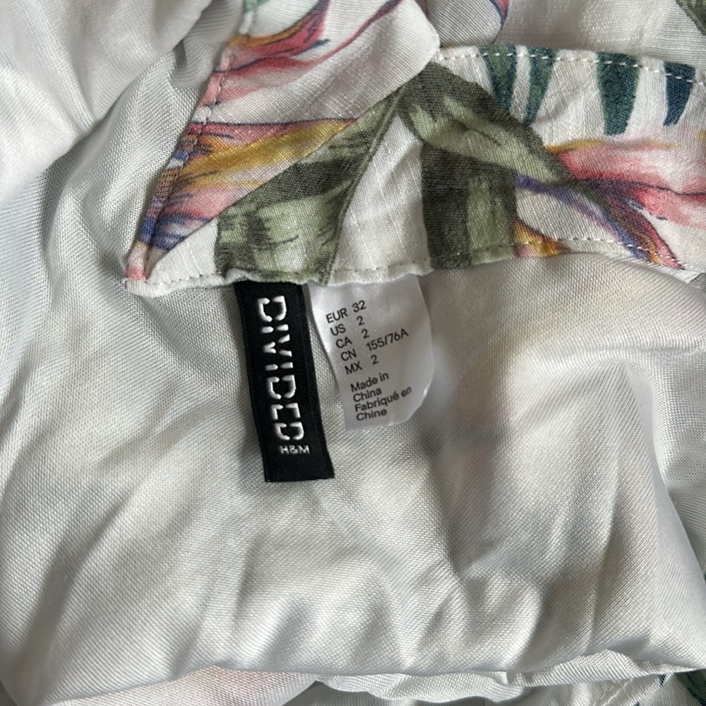 H&M Soft Ruffled Dress - Picture 4 of 4